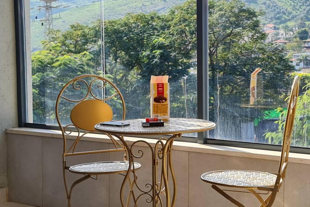 נוף הארבל עם חלון לכינרת Apartment Migdal Bagian luar foto