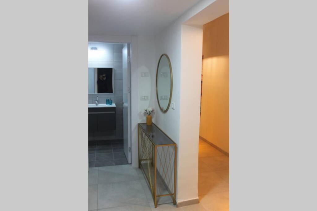 נוף הארבל עם חלון לכינרת Apartment Migdal Bagian luar foto