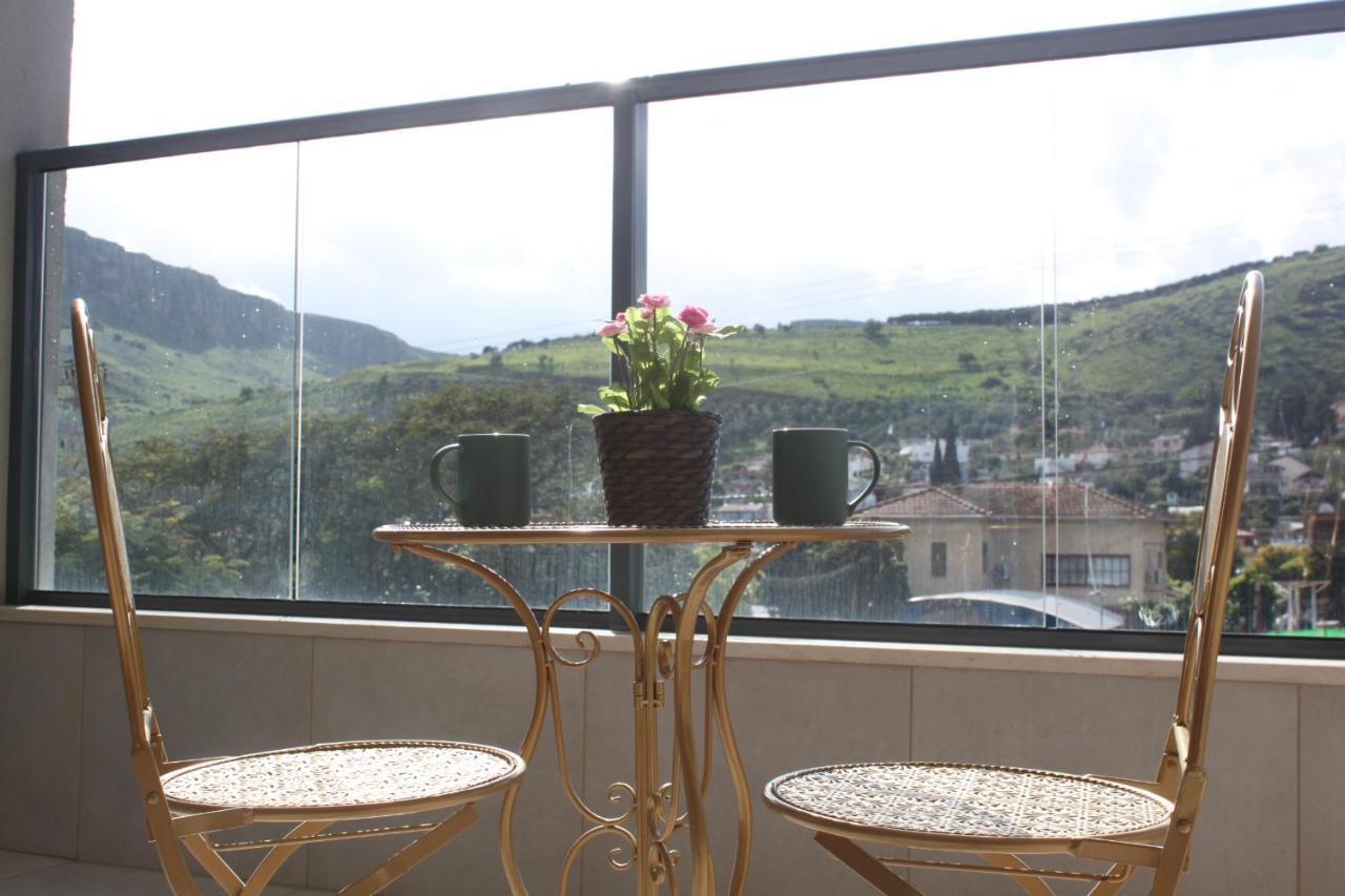 נוף הארבל עם חלון לכינרת Apartment Migdal Bagian luar foto