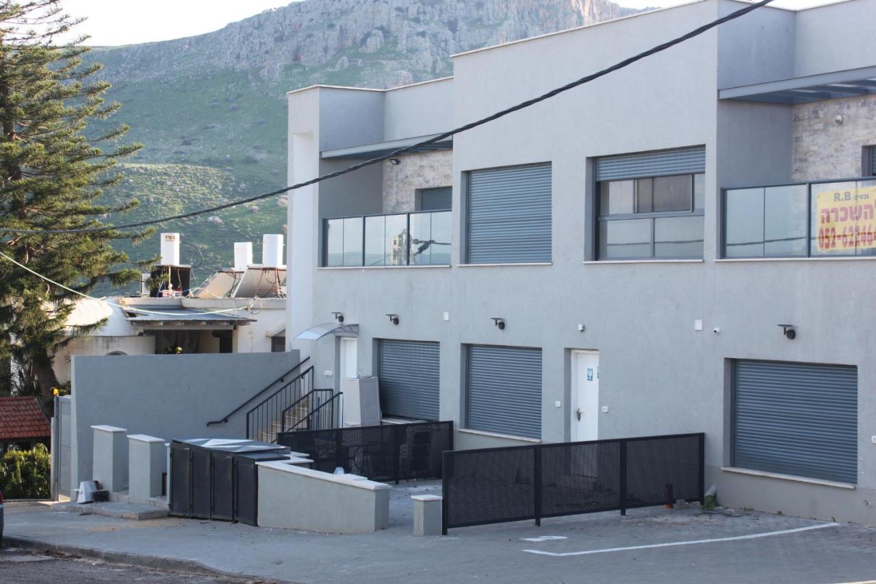 נוף הארבל עם חלון לכינרת Apartment Migdal Bagian luar foto