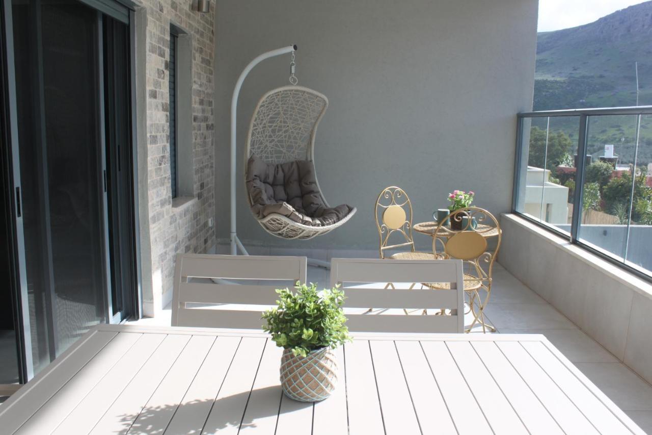 נוף הארבל עם חלון לכינרת Apartment Migdal Bagian luar foto