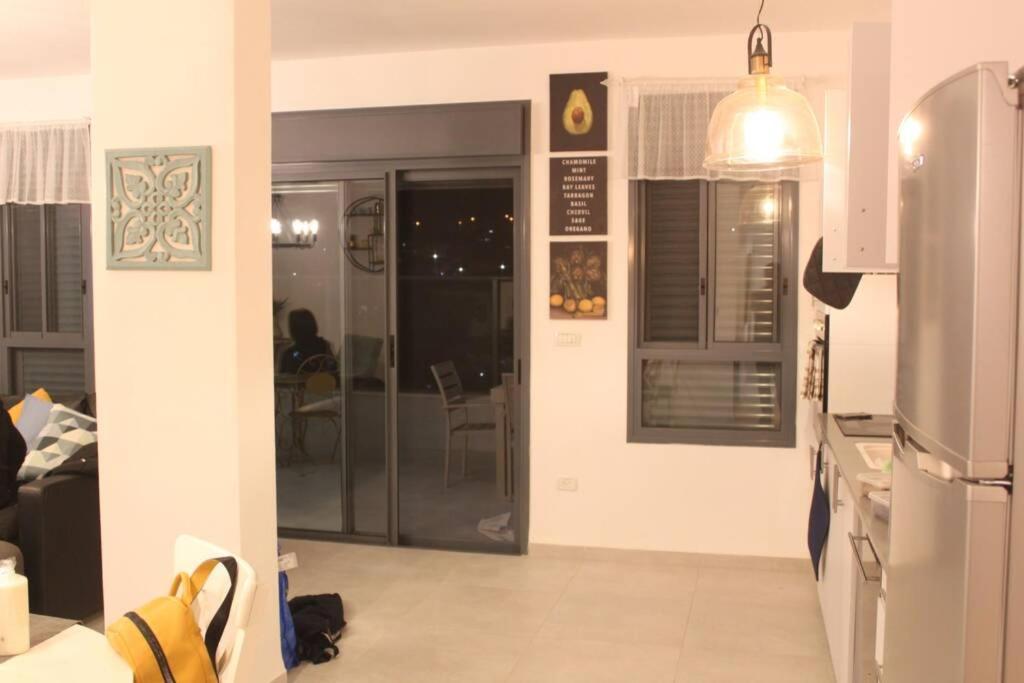 נוף הארבל עם חלון לכינרת Apartment Migdal Bagian luar foto