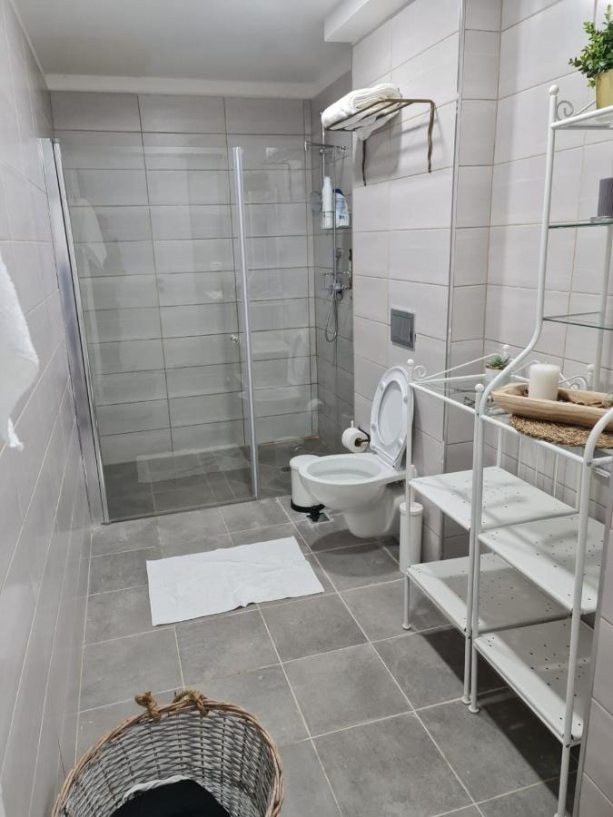 נוף הארבל עם חלון לכינרת Apartment Migdal Bagian luar foto