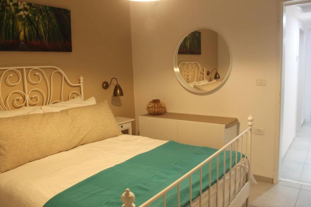 נוף הארבל עם חלון לכינרת Apartment Migdal Bagian luar foto