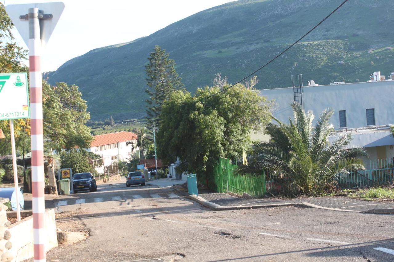 נוף הארבל עם חלון לכינרת Apartment Migdal Bagian luar foto
